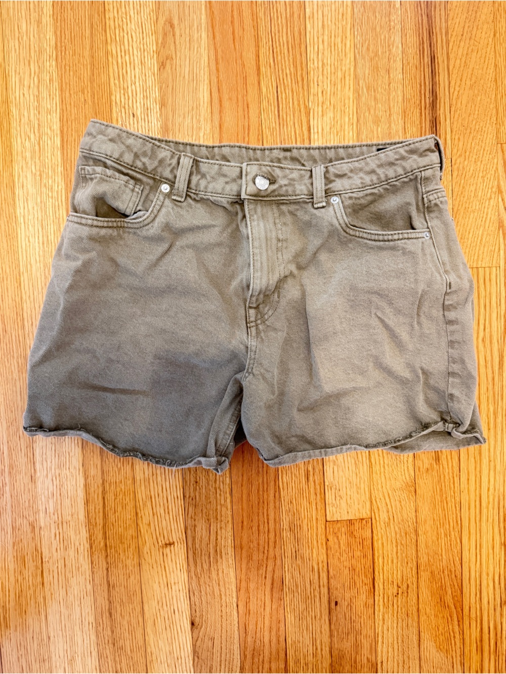 Buffalo W32 Goldie High-Rise Relaxed Fit Khaki green Shorts- adjusted hem